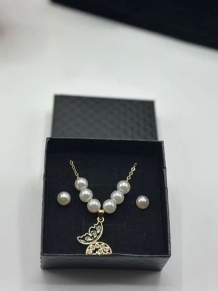 Butterfly Pearl Set