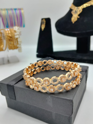 Zircon-Encrusted Circular Link Bangles
